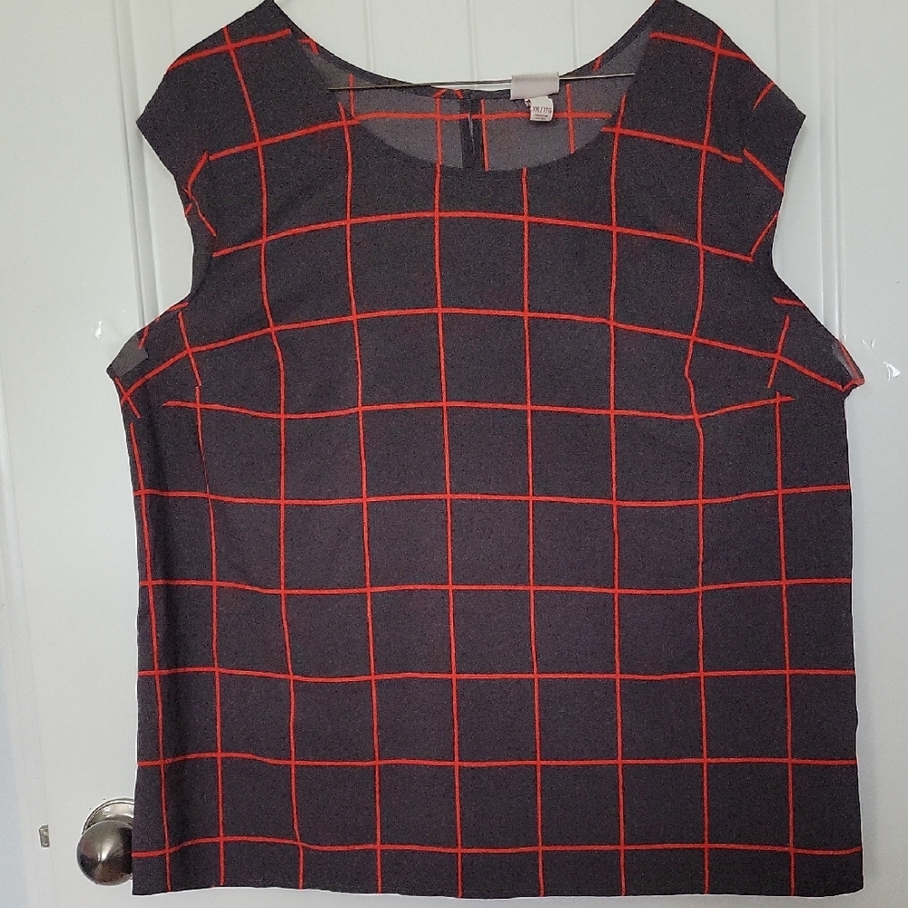 Stylish Black and Red Grid Women's Top